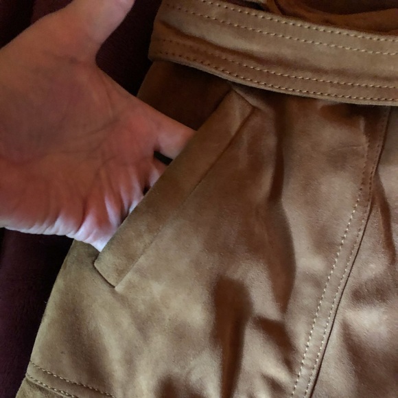 Excellent condition suede mini skirt - Picture 3 of 10